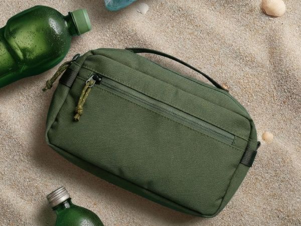 SUSU Grab & Go bag made from 600D recycled rPET polyester — eco-conscious dog walking bag